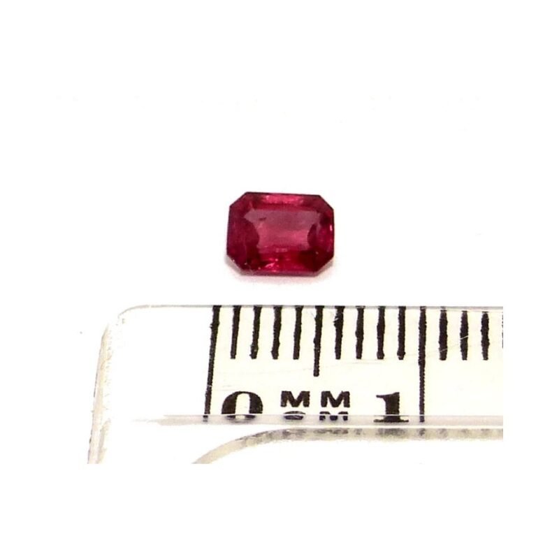 Rubin 0.62 ct Rot Rechteck geschliffen – Transparent mit Zertifikat von Gem-A