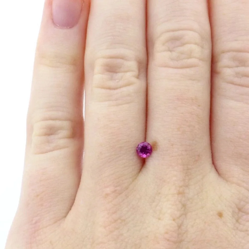 Saphir 0.24 Karat Rosa Rund 1 Saphir 0.24 Karat Rosa Rund – Strahlender rosa Saphir mit Zertifikat