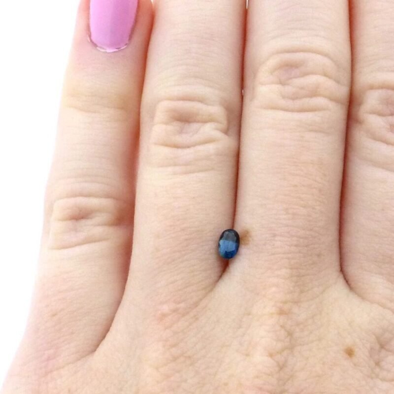 Saphir 0.28 ct Blau Oval kaufen – Edler unbehandelter Stein aus Frankreich
