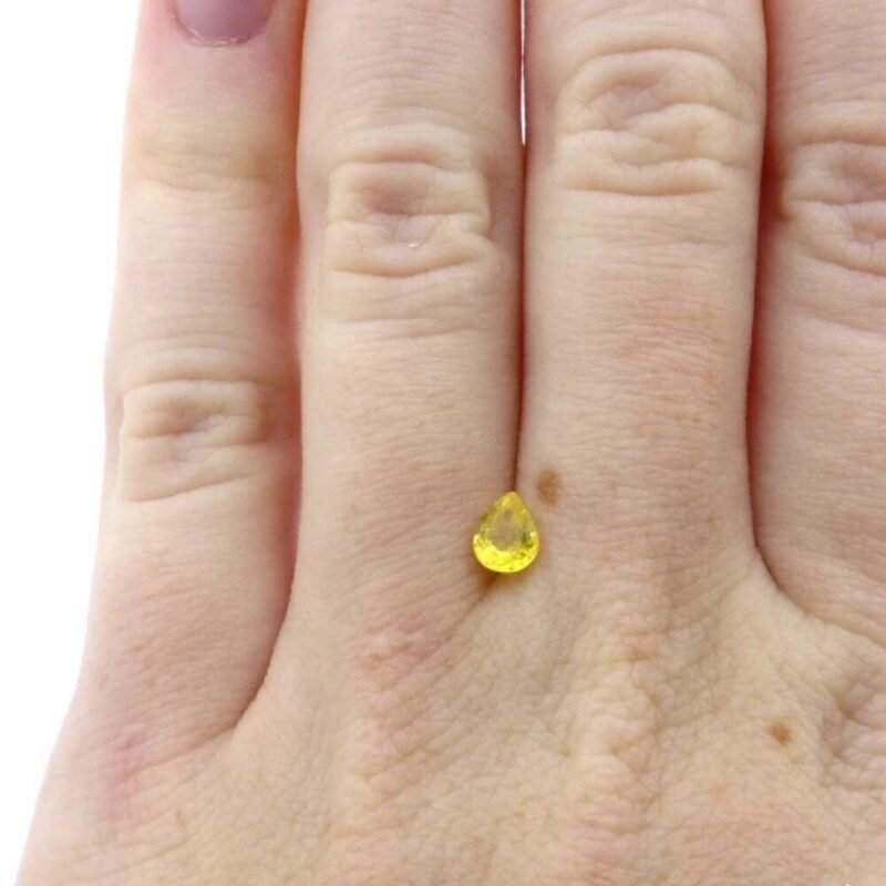 Saphir 0.43 ct Gelb Birne – Leuchtender Farbstein aus Madagaskar