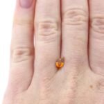 Saphir 0.46 ct Orange Oval – Leuchtender Edelstein aus Sri Lanka