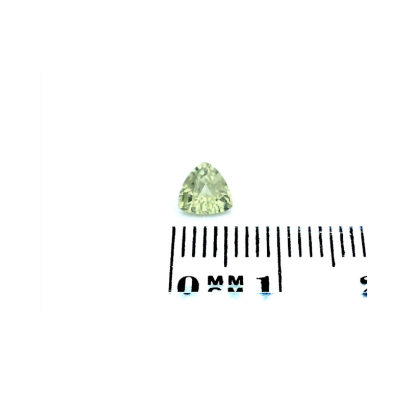 Saphir 0.64 ct Grün Dreieck – Unbehandelter pastellgrüner Edelstein aus Madagaskar