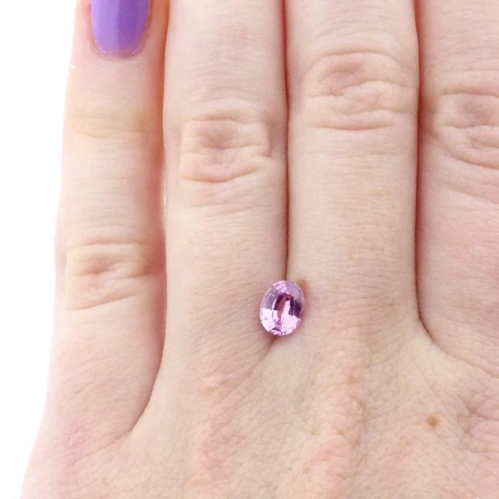 Saphir 0.88 Karat Pink Oval – Unbehandelter Edelstein aus Madagaskar