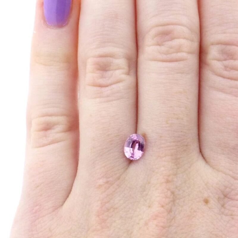 Saphir 0.88 ct Pink Oval – Unbehandelter Edelstein aus Madagaskar