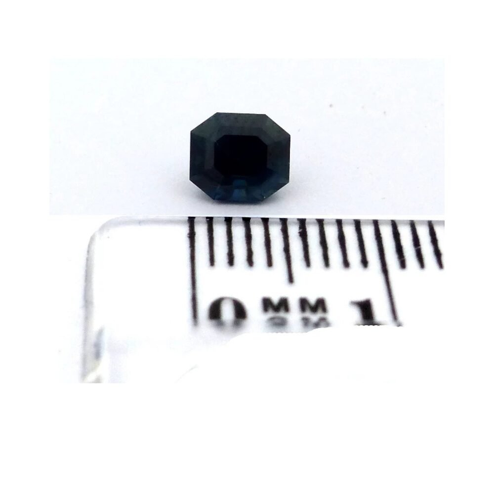 Saphir 0.95 ct Dunkelblau Rechteck – Edler französischer Naturstein aus Auvergne (1) Saphir 0.95 Karat Dunkelblau Rechteck – Edler französischer Naturstein aus Auvergne