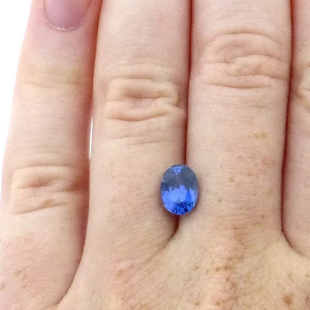 Saphir 1.62 ct Blau Oval – Royalblauer Edelstein mit Zertifikat (2) Saphir 1.62 Karat Blau Oval – Royalblauer Edelstein mit Zertifikat