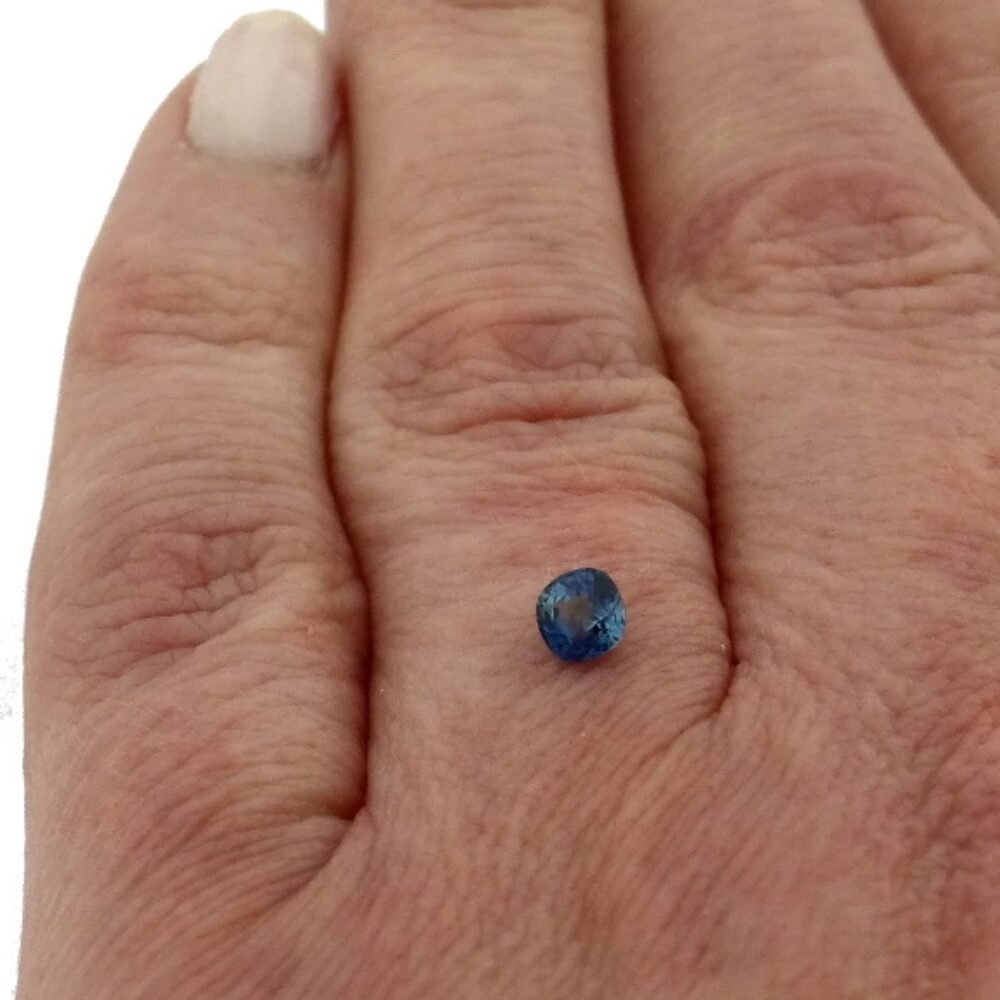 Saphir Cushion 0.38 ct (2) Saphir Cushion 0.38 Karat – Natürlicher blauer Kissenschliff-Saphir
