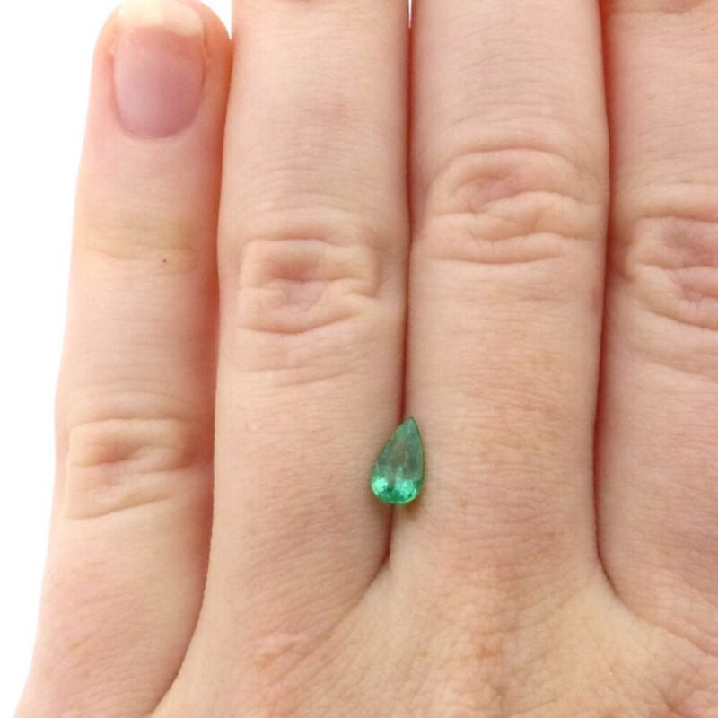 Smaragd 0.39 ct Tropfenschliff – Naturbelassener Edelstein aus Brasilien