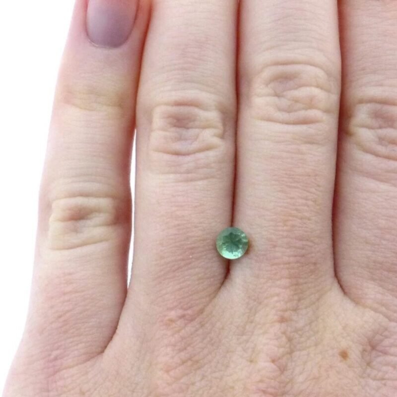 Smaragd 0.41 ct kaufen – Runder facettierter Edelstein 4.7 mm mit Zertifikat