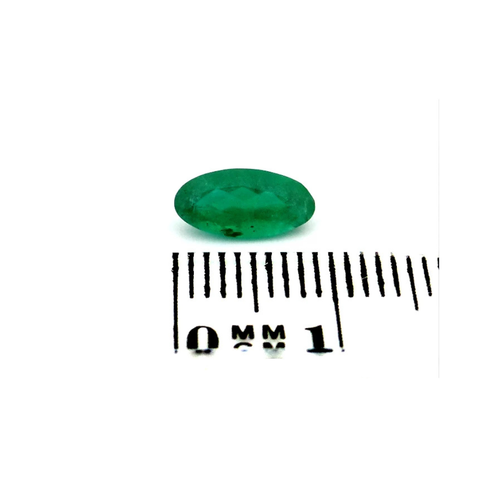 Smaragd 0.80 ct – Ovaler grüner Edelstein aus Brasilien (1) Smaragd 0.80 Karat – Ovaler grüner Edelstein aus Brasilien