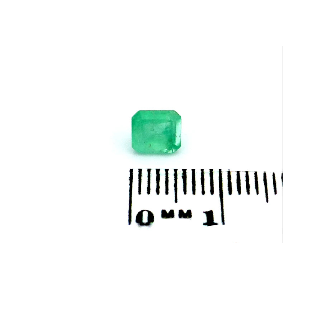 Smaragd 0.85 ct – Rechteckiger Smaragd mit heller Farbe & natürlichen Einschlüssen (1) Smaragd 0.85 Karat Rechteck sehr helles Grün