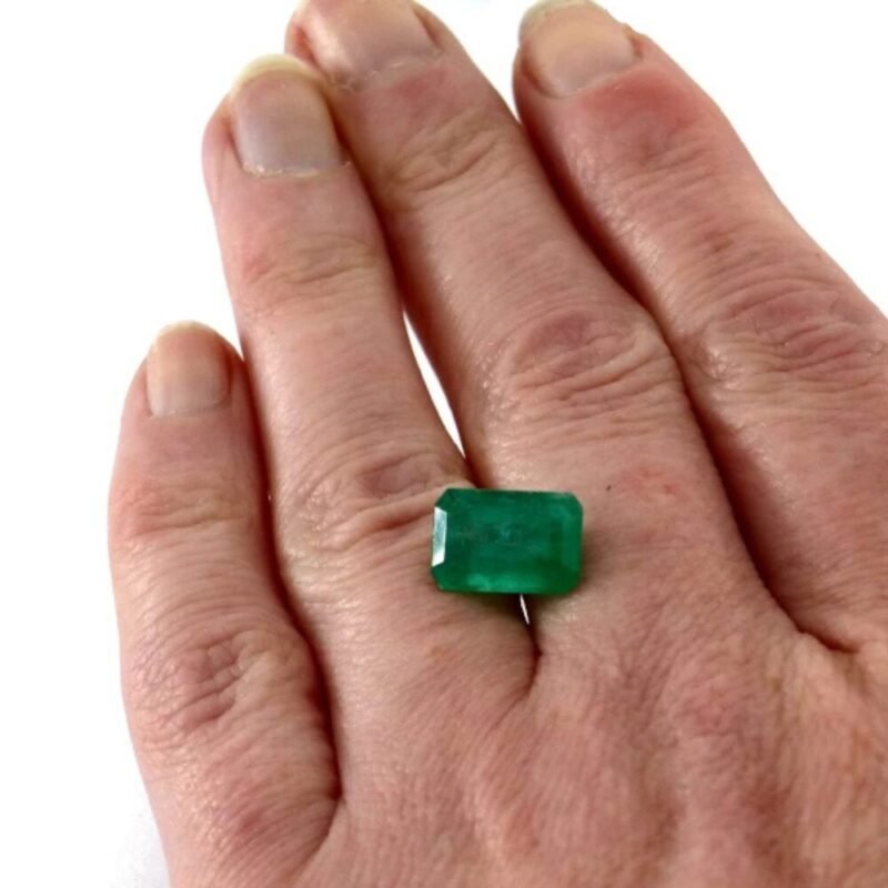 Smaragd 4.85 ct kaufen – Rechteckiger natürlicher Edelstein aus Brasilien