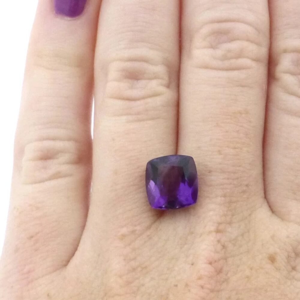 Amethyst 3,20 ct Cushion Violett (1) Amethyst 3.20 Karat – natürlicher facettierter Edelstein