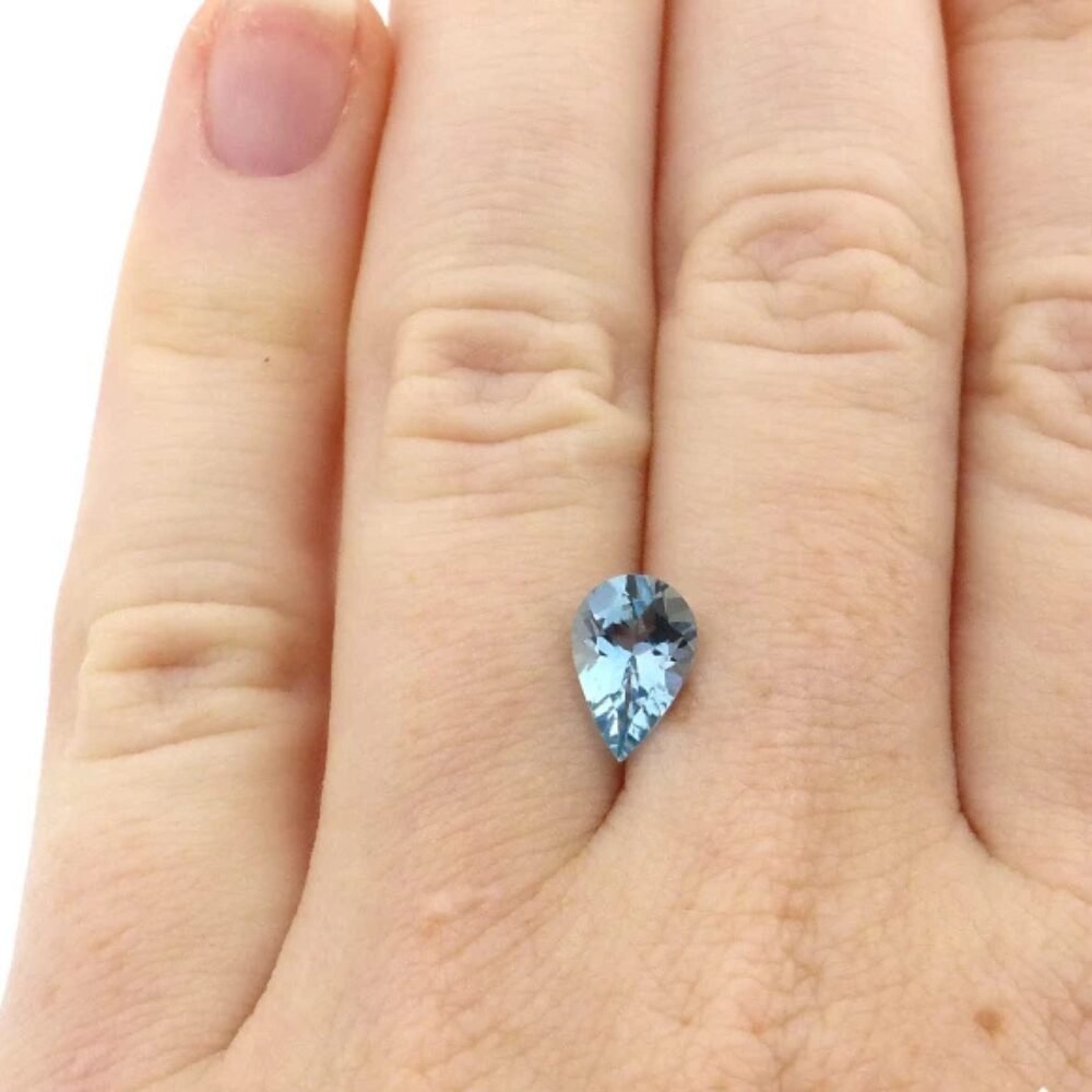 Aquamarin 1.00 ct Tropfen Blau (2) Aquamarin 1.00 Karat Tropfen Blau – augenreiner natürlicher Edelstein im Facettenschliff