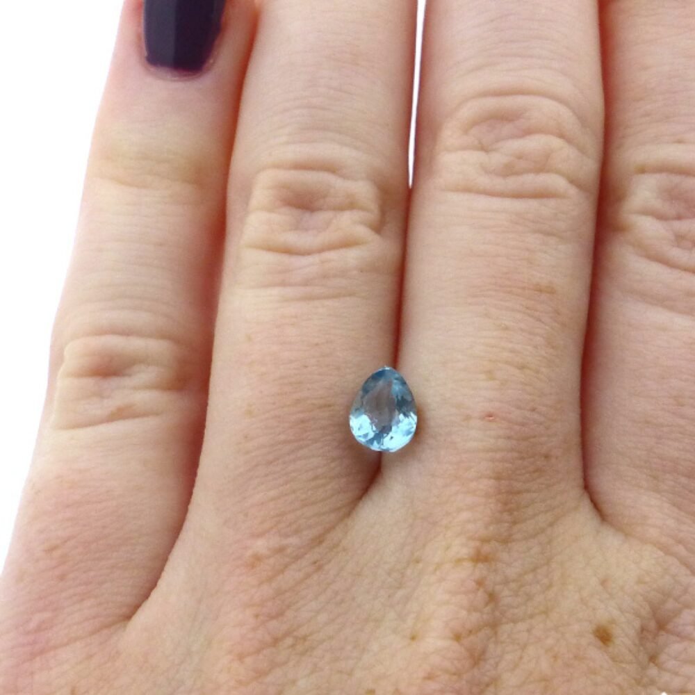 Aquamarin Hellblau Tropfen 0.78 ct (1) Aquamarin Hellblau Tropfen 0.78 Karat – Facettiert mit Zertifikat