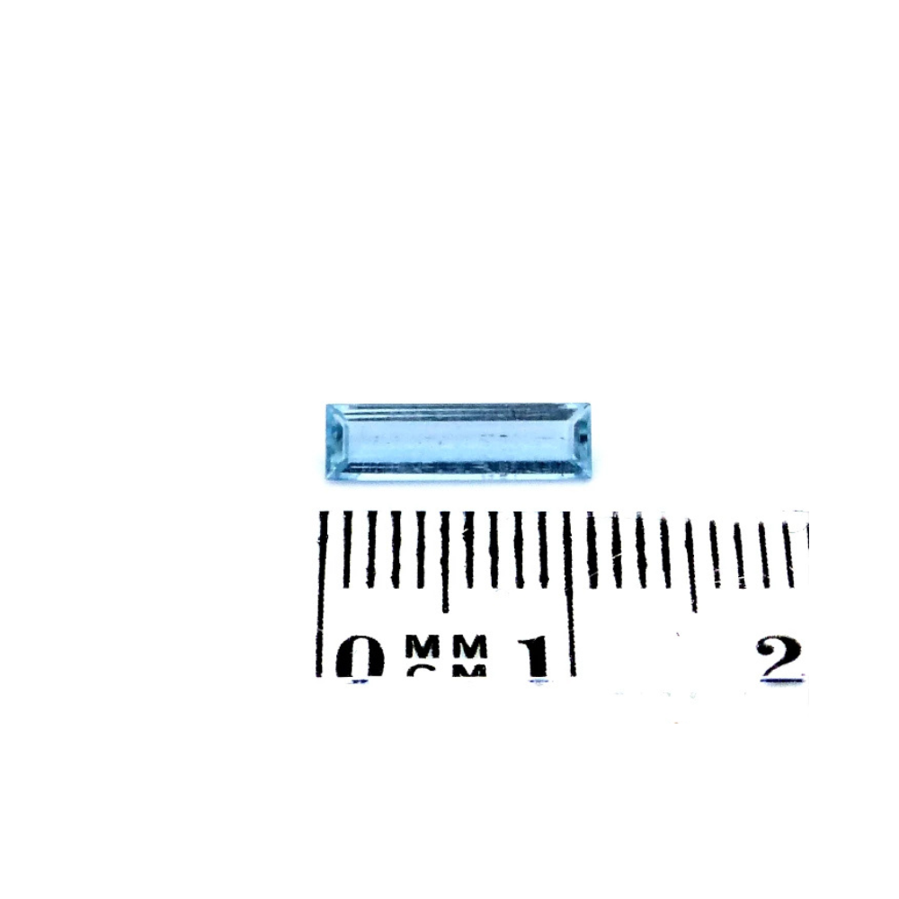 Aquamarin Rechteck 0.60 ct (2) Aquamarin Rechteck 0.60 Karat – Facettierter Baguette-Stein mit Augenreinheit