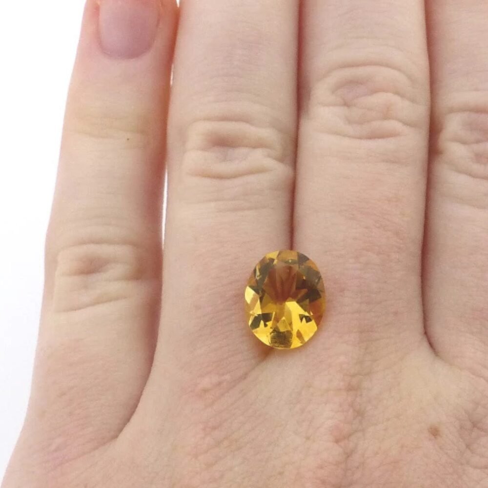 Citrin Gelb 2.82 Karat Oval (1) Citrin 2.82 Karat Gelb Oval – natürlicher Edelstein mit Zertifikat