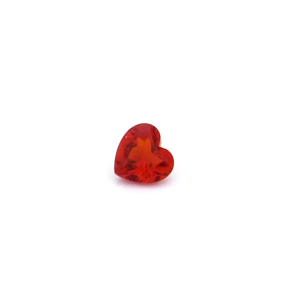 Feueropal 0.35 Karat Herz Rot Feueropal 0.35 Karat Herz Rot