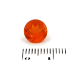 Feueropal 1.48 Karat Rund Orange – intensives Orange, facettiert & zertifiziert – Saphir & Smaragd Feueropal 1.48 Karat Rund Orange – intensives Orange, facettiert & zertifiziert