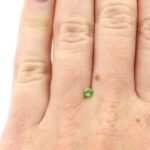 Granat 0.15 Karat Grün Rund – Tsavorit (Grossular), 3 mm rund facettiert, augenrein mit Zertifikat – Saphir & Smaragd Granat 0.15 Karat Grün Rund – Tsavorit (Grossular), 3 mm rund facettiert, augenrein mit Zertifikat