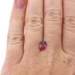 Granat 0.96 Karat Rosa Oval – Almandin mit Zertifikat und natürlicher Brillanz – Saphir & Smaragd Granat 0.96 Karat Rosa Oval – Almandin mit Zertifikat und natürlicher Brillanz