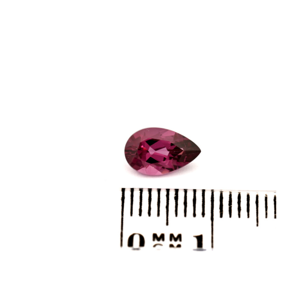 Granat 1.24 Karat Rosa Tropfen (2) Granat 1.24 Karat Rosa Tropfen – Malaya-Varietät mit Zertifikat und natürlichem Glanz