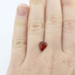 Granat 1.67 Karat Orange-Rot Tropfen – Spessartin mit Zertifikat und natürlichem Glanz – Saphir & Smaragd Granat 1.67 Karat Orange-Rot Tropfen – Spessartin mit Zertifikat und natürlichem Glanz