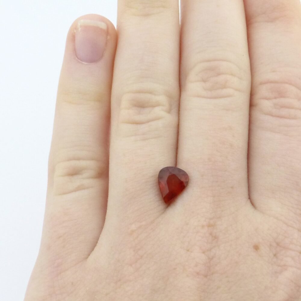 Granat 1.67 ct Orange-Rot Tropfen (3) Granat 1.67 Karat Orange-Rot Tropfen – Spessartin mit Zertifikat und natürlichem Glanz