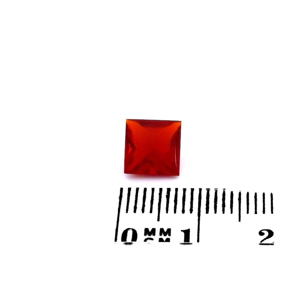 Opal 1.28 Karat Rot Quadrat (1) Opal 1.28 Karat Rot Quadrat – Mexikanischer Feueropal, „Swiffed Square“ facettiert, augenrein mit Zertifikat