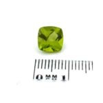 Peridot 2.52 Karat Hellgrün Kissen – facettiert, augenrein & zertifiziert – Saphir & Smaragd Peridot 2.52 Karat Hellgrün Kissen