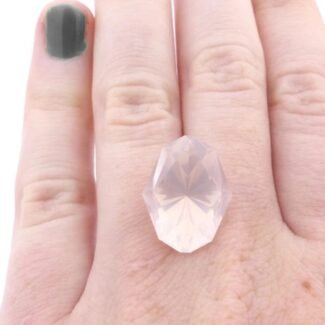 Quarz Rosenquarz 10.59 Karat Hellrosa Atypisch