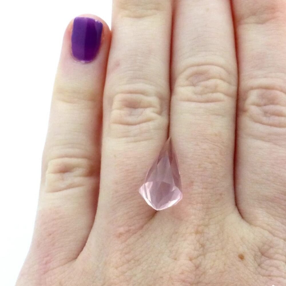 Rosenquarz 6.99 Karat Hellrosa Briolette Rosenquarz 6.99 Karat Hellrosa Briolette