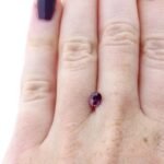 Spinell 0.44 Karat Violett Oval – Facettiert, Naturstein aus Tansania – Saphir & Smaragd Spinell 0.44 Karat Violett Oval