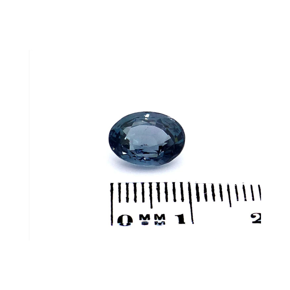 Spinell 3.41 Karat Blau Oval