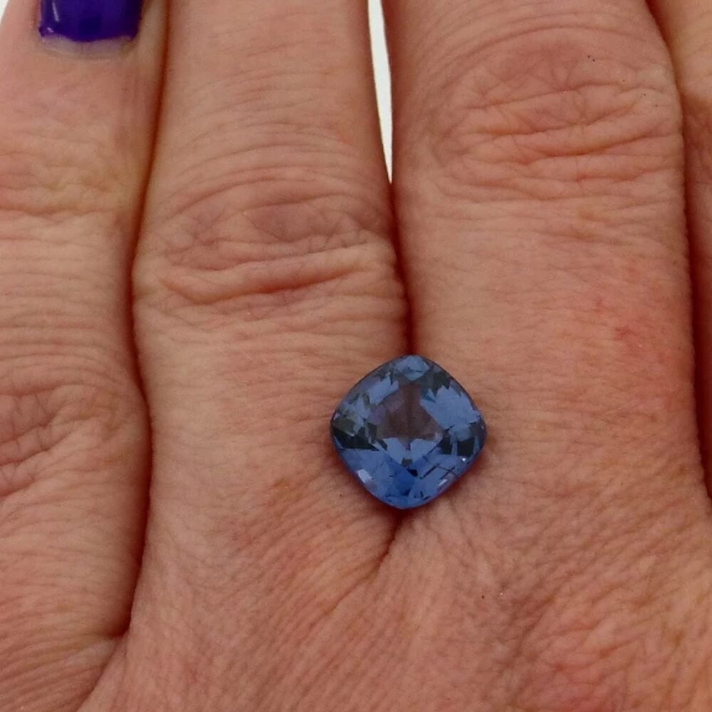 Spinell 3.42 Karat Blau Cushion (2) Spinell 3.42 Karat Blau Cushion