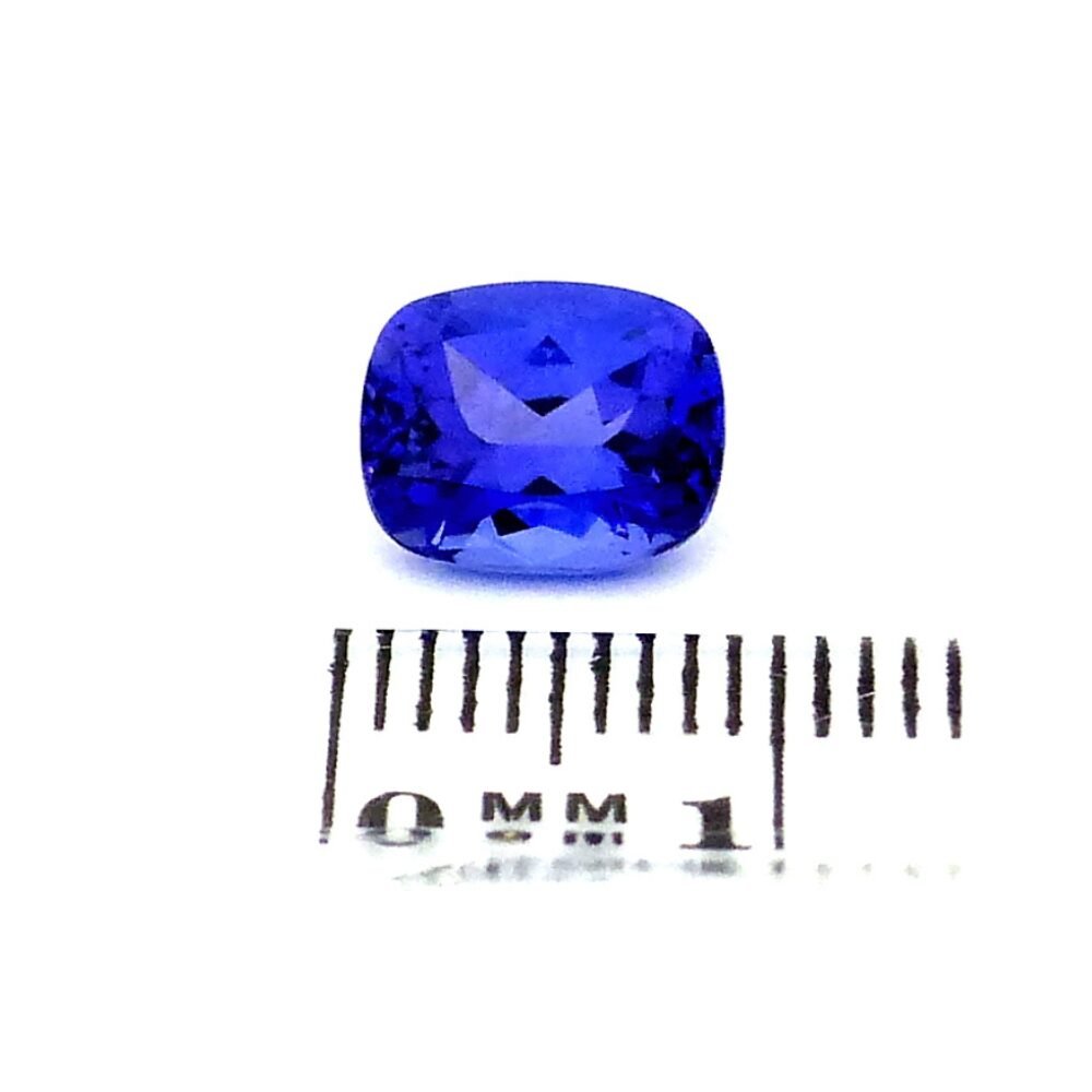Tansanit 2.48 Karat Cushion Blau Violett (2) Tansanit 2.48 Karat Cushion Blau Violett – Premiumfarbe & Zertifizierte Reinheit