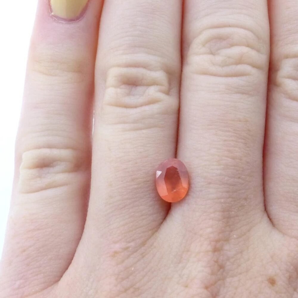 Rhodochrosit 1.18 Karat Oval Orange Rhodochrosit 1.18 Karat Oval Orange