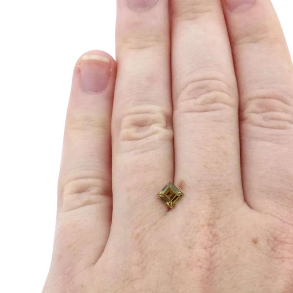 Zirkon 0.76 Karat Braun Quadrat (1) Zirkon 0.76 Karat Braun Quadrat