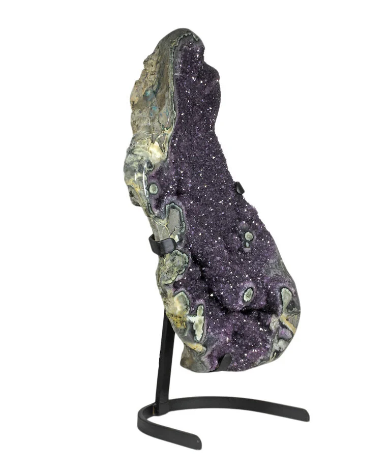 amethist-cluster-67-x-43-x-16-cm-31780-gram-op-sta (3) Amethystcluster Großformat – 31780 g Amethyst auf Stand