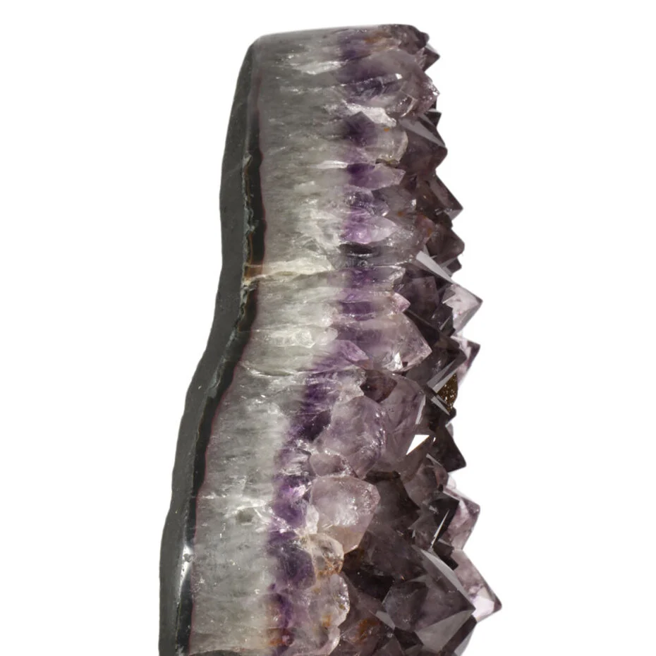 amethist-cluster-staand-met-calciet-kristallen-161 (3) Amethystcluster mit Calcit – 16010 g Amethyst auf Stand