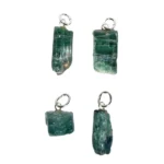Anhänger mit Indigolith Roh Blau – Naturbelassener Rohstein mit 925 Silberöse – Saphir & Smaragd Anhänger mit Indigolith Roh Blau – Naturbelassener Rohstein mit 925 Silberöse