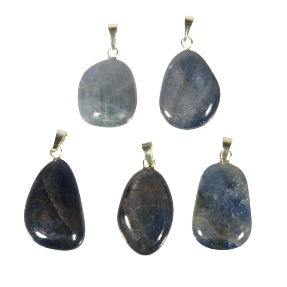 saffier-blauw-hanger-met-14k-gouden-oogje (1) Anhänger mit Saphir Blau – Handgefertigt mit 14k Goldöse