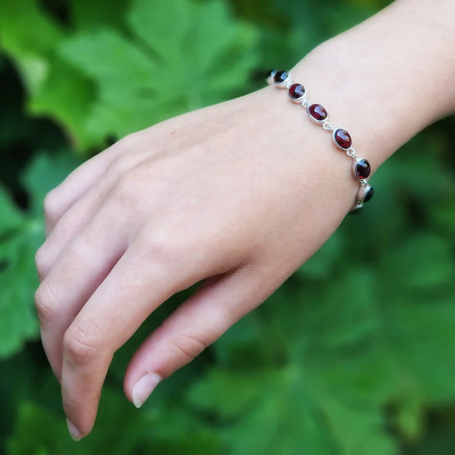 zilveren-armband-granaat-ovaal-8-x-6-mm (1) Silberarmband Granat oval