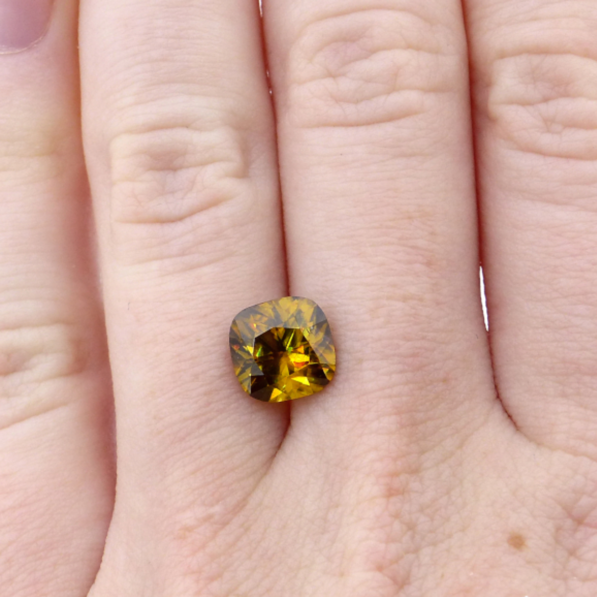 Sphen Kissen Farbe braun 2.44 Karat