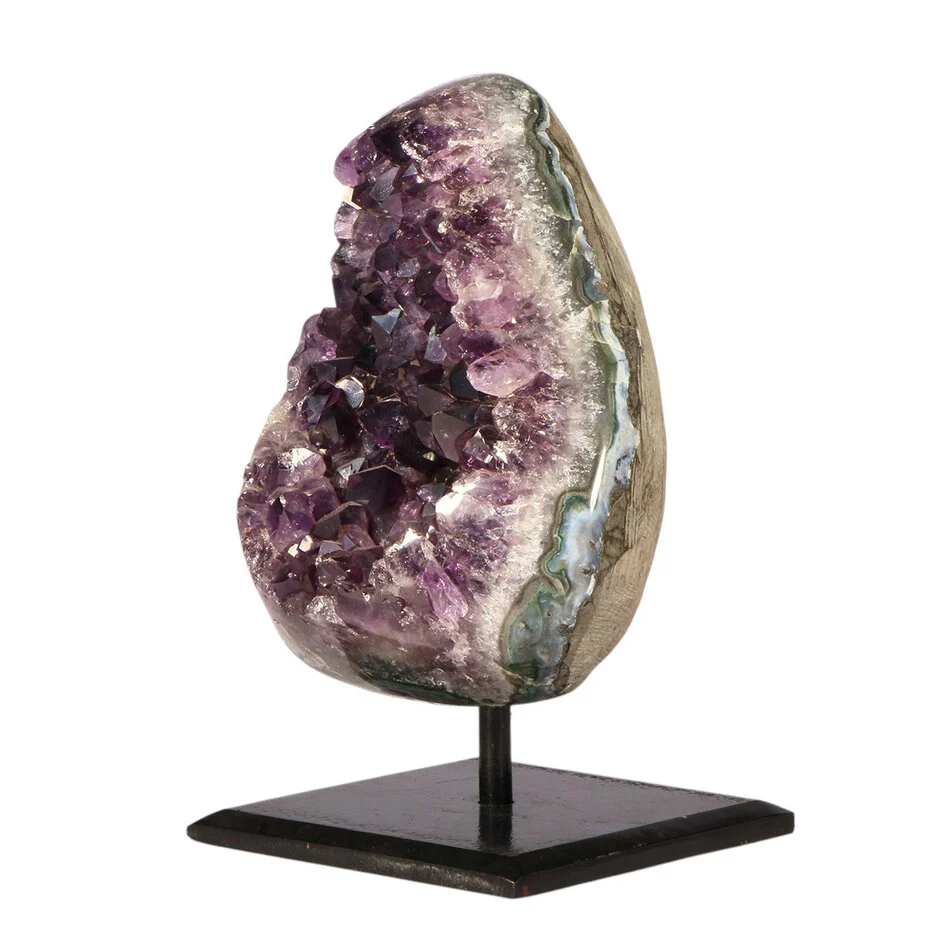 Amethyst Cluster auf Stand 13 × 9,7 × 6,8 cm – 1427 Gramm – Amethyst aus Uruguay