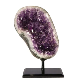 Amethyst Cluster auf Stand
