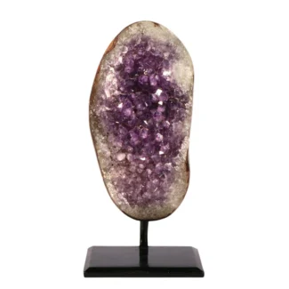 Amethyst Cluster auf Stand